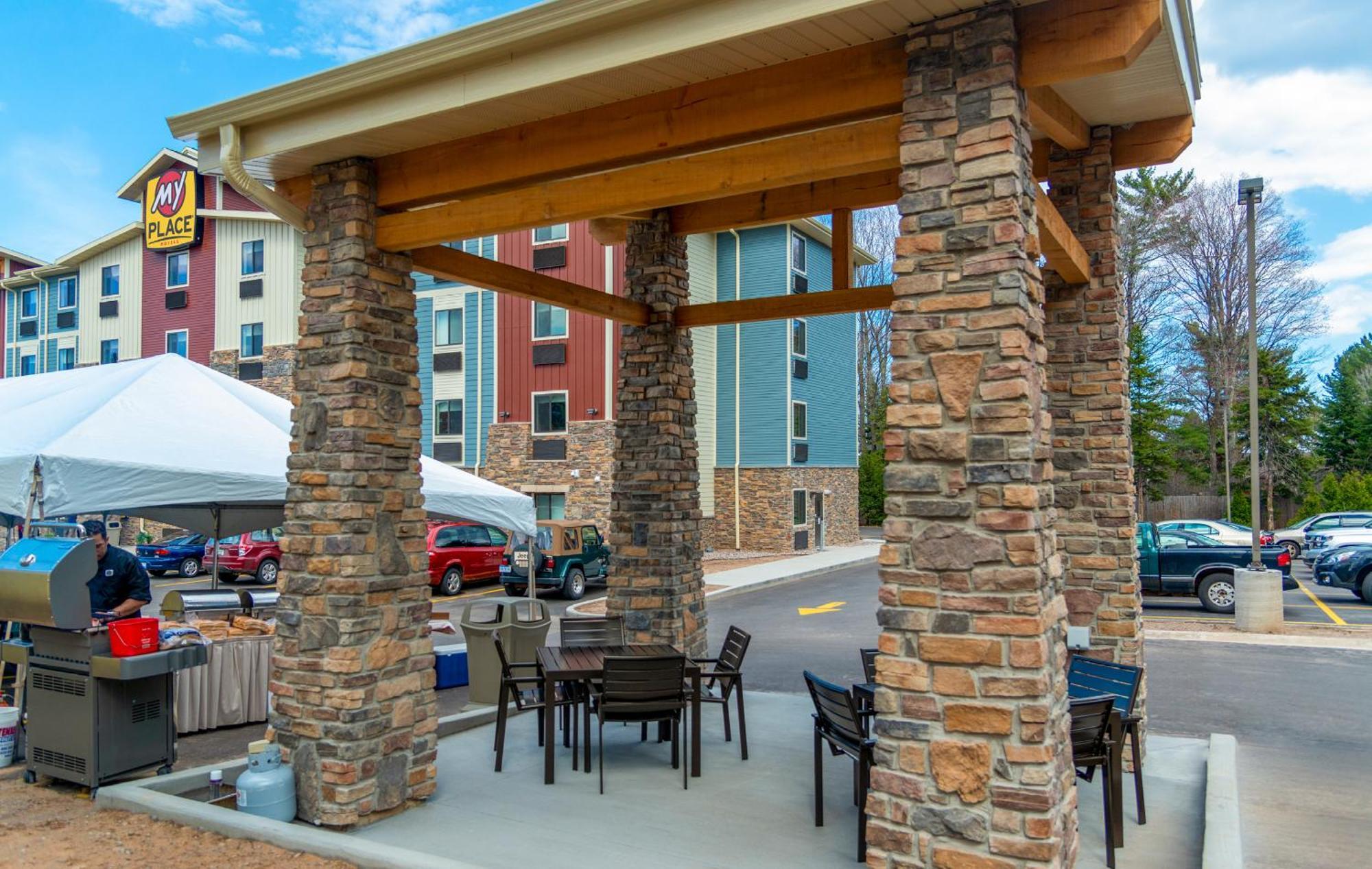My Place Hotel-Marquette, Mi Exterior foto